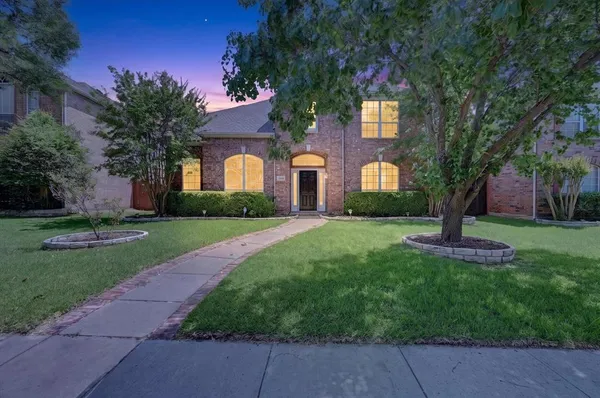 $729,000 | 2328 Hunters Run Drive, Plano, TX 75025