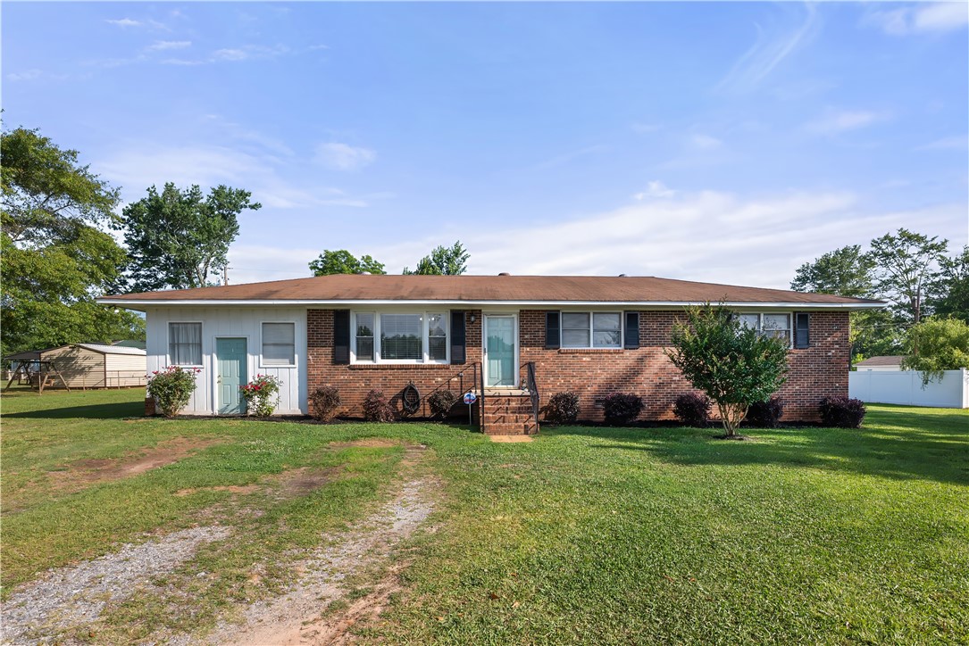 219 Susie Road Belton, SC 29627 - Photo 1 of 22