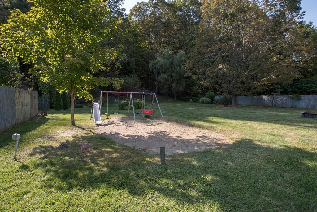 51 West Farms Road Northampton, MA 01062 - Photo 6 of 26 Gallery Image 6
