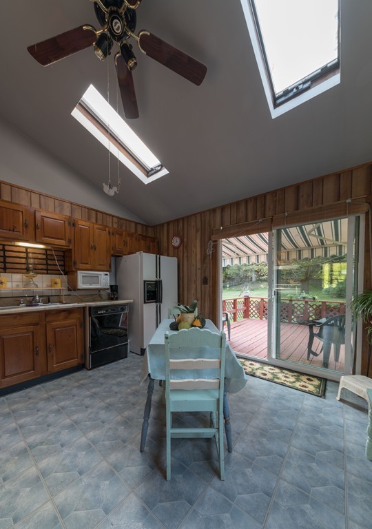 51 West Farms Road Northampton, MA 01062 - Photo 8 of 26 Gallery Image 8