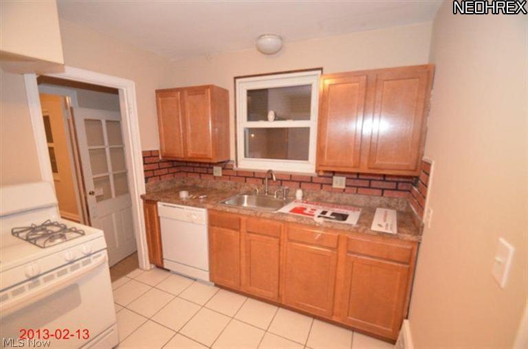 18002 Landseer Road Cleveland, OH 44119 - Photo 6 of 13 Gallery Image 6