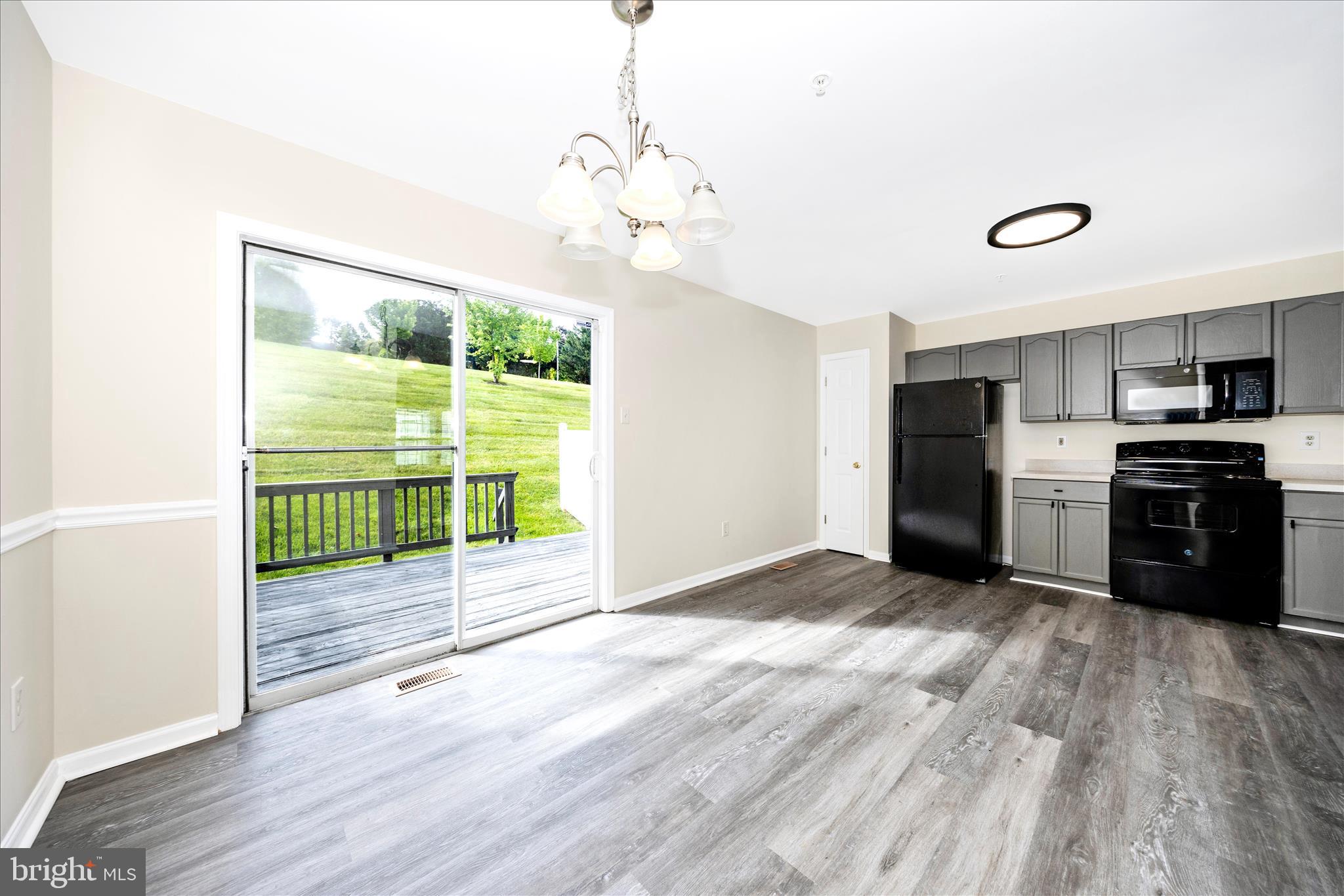 105 Sentry Ridge Smithsburg, MD 21783 - Photo 8 of 62 Dining Room & Kitchen
