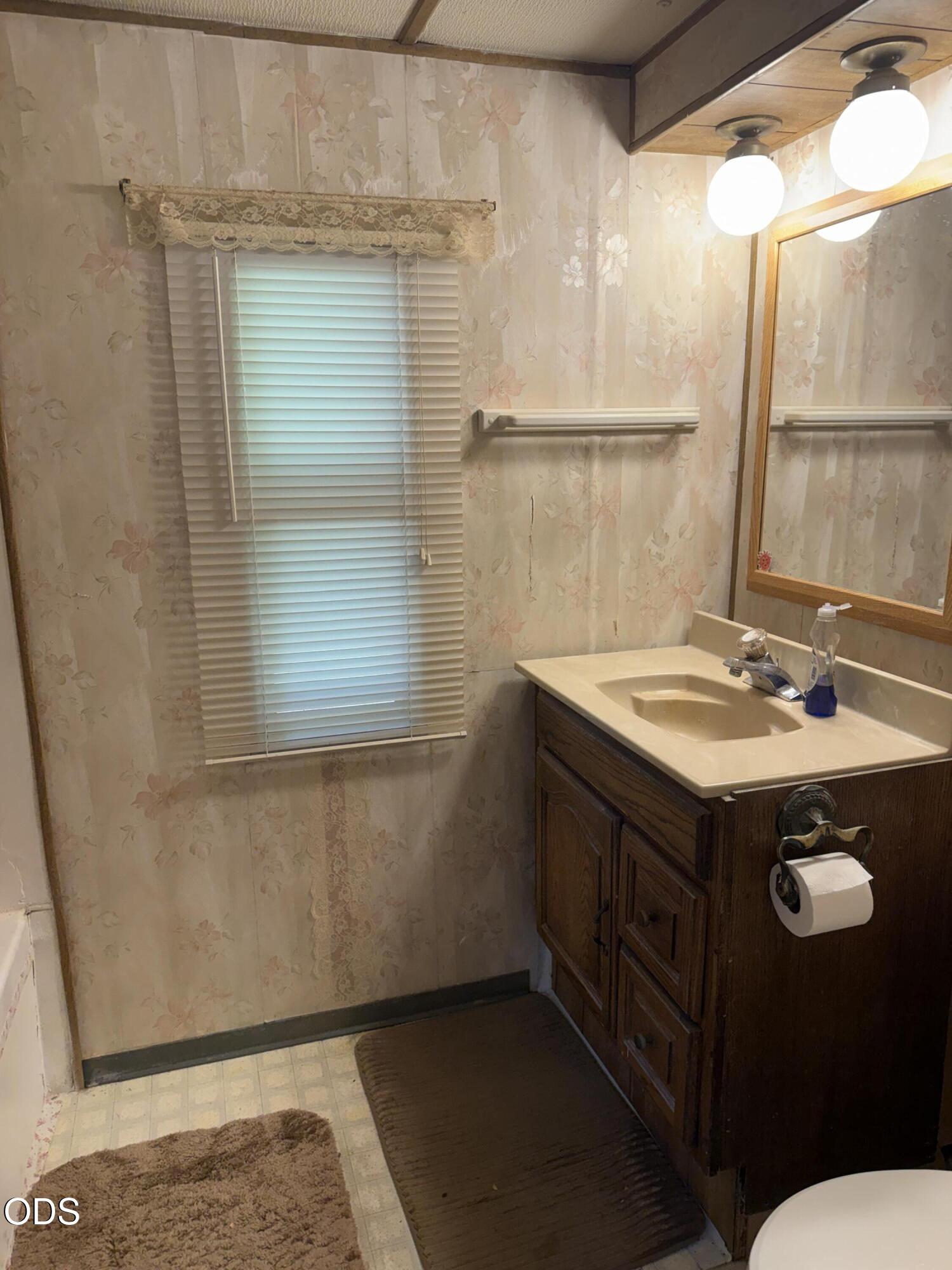 537 Thompson Creek Road, Unit 1 Jacksonville, OR 97530 - Photo 11 of 15