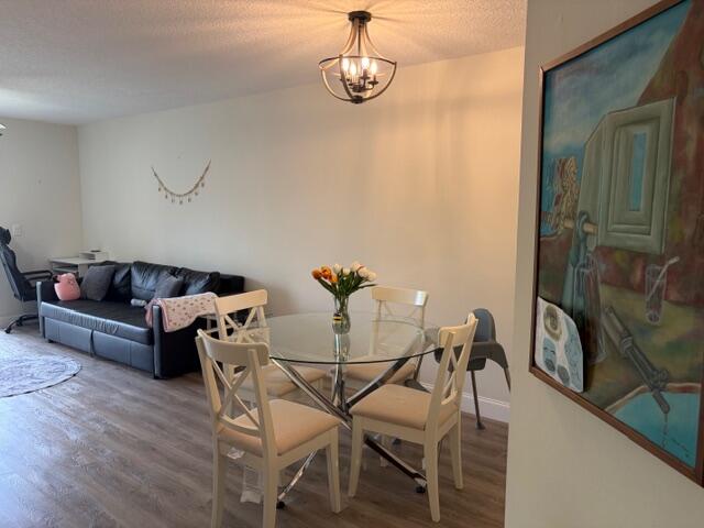 21906 Lake Forest Circle Boca Raton, FL 33433 - Photo 6 of 20 a living room with furniture