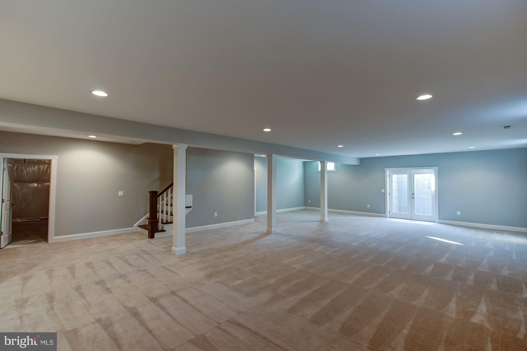 9420 Athens Road Fairfax, VA 22032 - Photo 18 of 19 a view of a hall with a large mirror