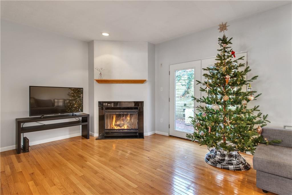 410 Noble Street Pittsburgh, PA 15232 - Photo 13 of 25