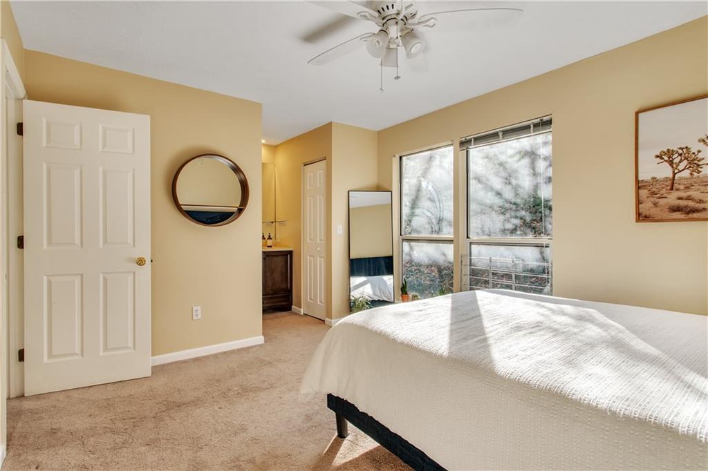 410 Noble Street Pittsburgh, PA 15232 - Photo 19 of 25 second bedroom w/ensuite bath