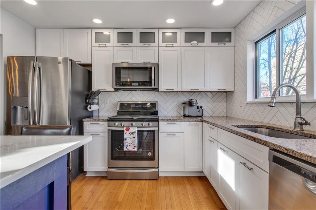 410 Noble Street Pittsburgh, PA 15232 - Photo 9 of 25