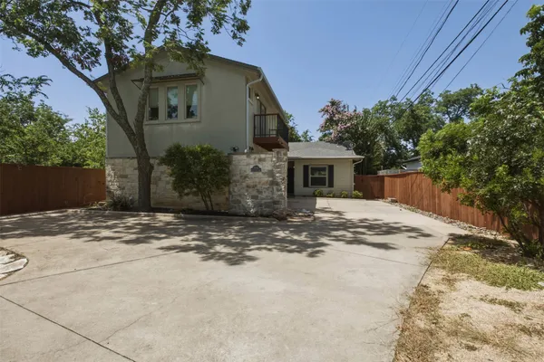 $1,700 | 1315 West Anderson Lane, Unit B, Austin, TX 78757