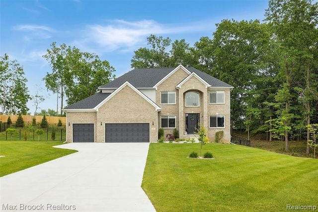$712,000 | 460 Lake Manitou Trail, Oxford, MI 48371