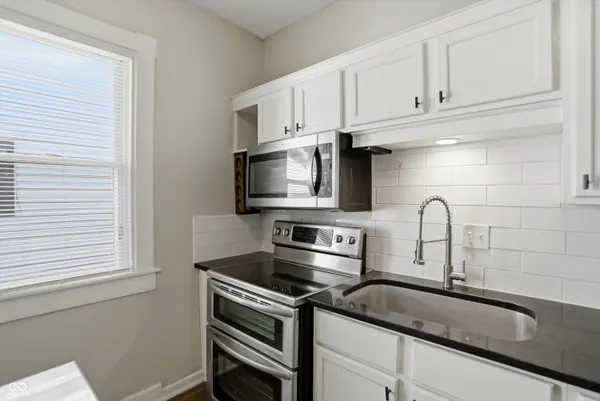 $1,395 | 512 North Beville Avenue, Indianapolis, IN 46201