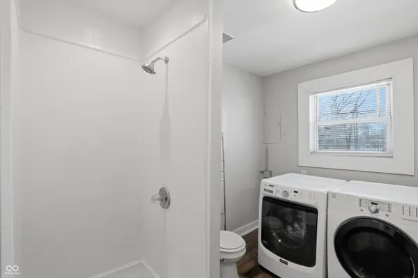 $1,395 | 512 North Beville Avenue, Indianapolis, IN 46201