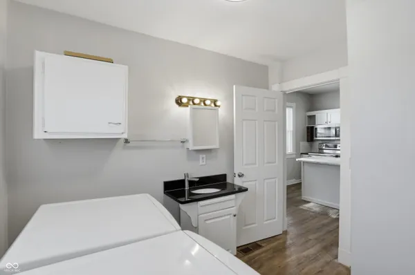 $1,395 | 512 North Beville Avenue, Indianapolis, IN 46201