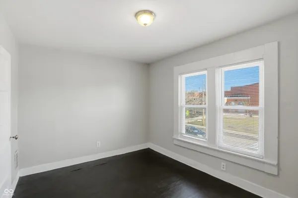 $1,395 | 512 North Beville Avenue, Indianapolis, IN 46201