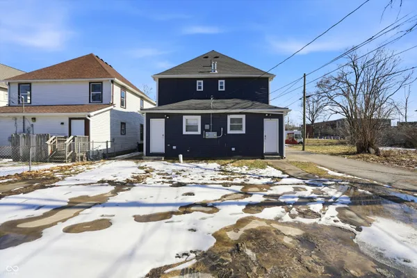 $1,395 | 512 North Beville Avenue, Indianapolis, IN 46201