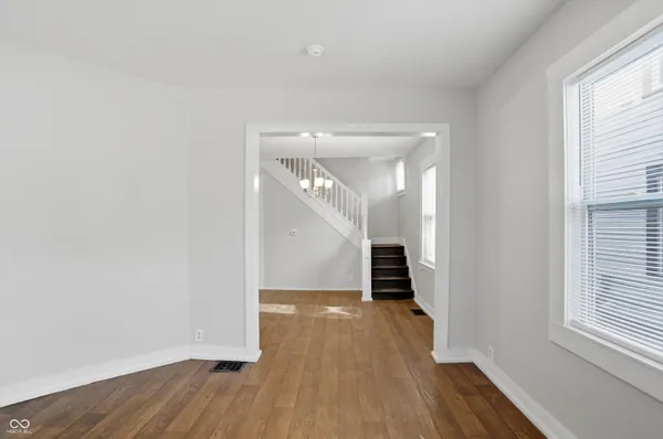 $1,395 | 512 North Beville Avenue, Indianapolis, IN 46201