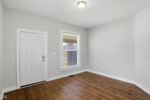 $1,395 | 512 North Beville Avenue, Indianapolis, IN 46201