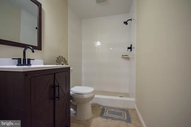 $599,000 | 725 Holland Drive, Martinsburg, WV 25403