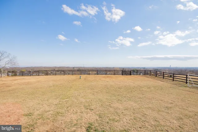 $599,000 | 725 Holland Drive, Martinsburg, WV 25403