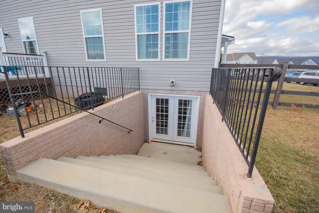 $599,000 | 725 Holland Drive, Martinsburg, WV 25403