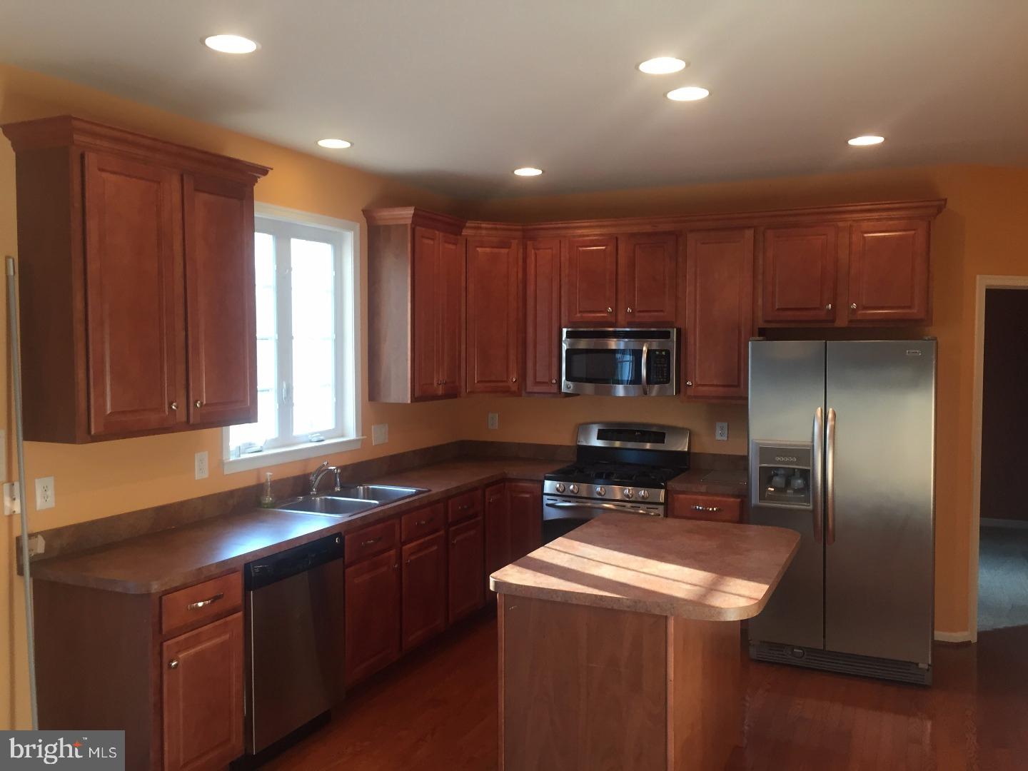 1237 Devonshire Road Coatesville, PA 19320 - Photo 10 of 24 Kitchen