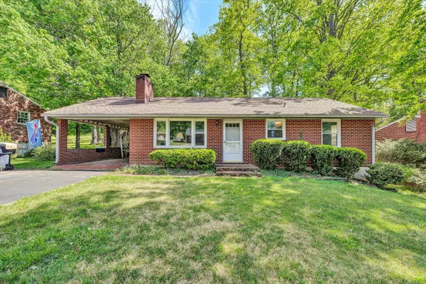 $235,000 | 5128 Youngwood Drive Northwest, Roanoke, VA 24017