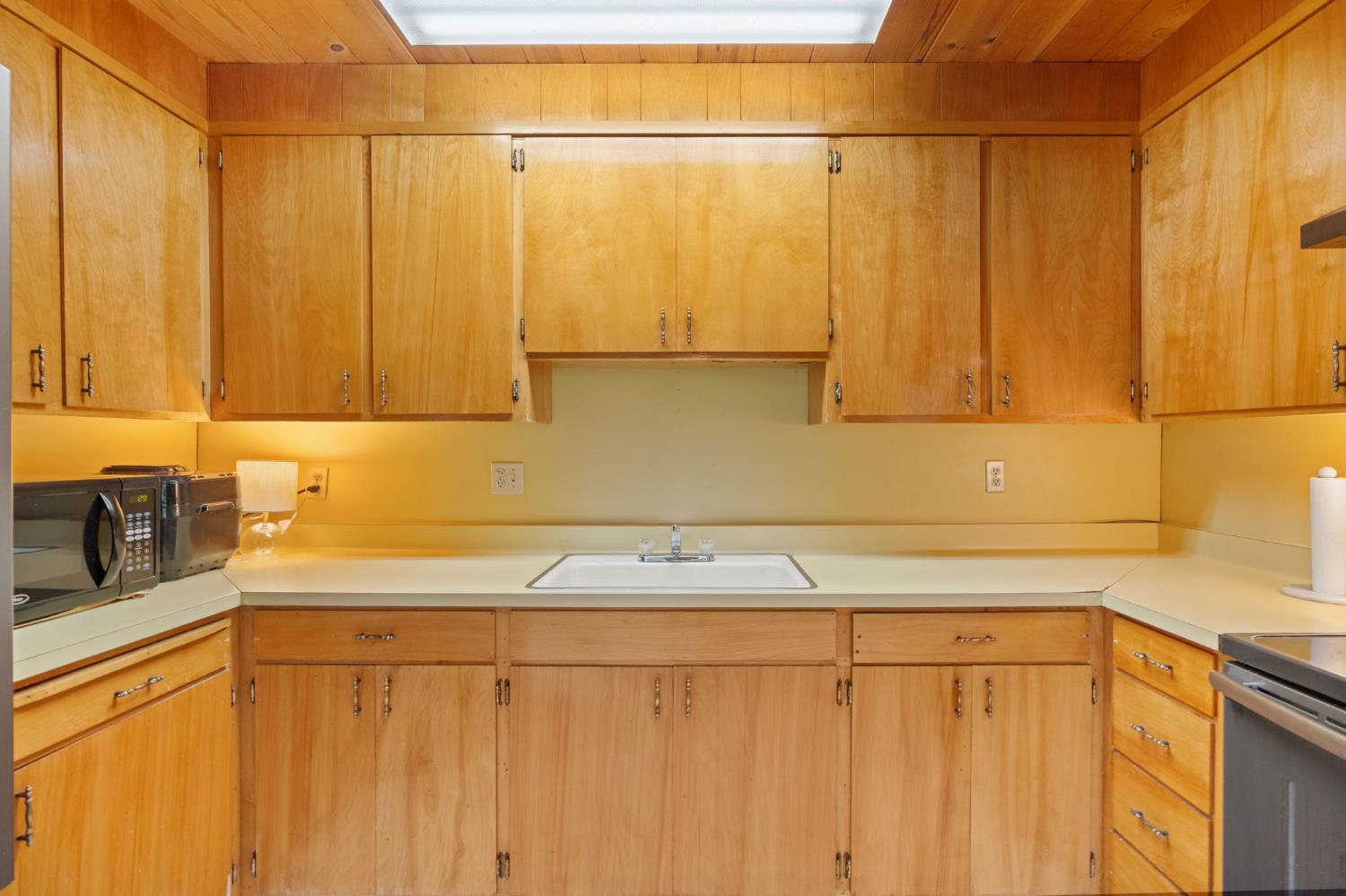 2238 Meadowview Road Arnold, CA 95223 - Photo 10 of 46 Kitchen with electric stove top