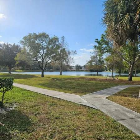 $1,900 | 3680 North 56th Avenue, Unit 812, Hollywood, FL 33021