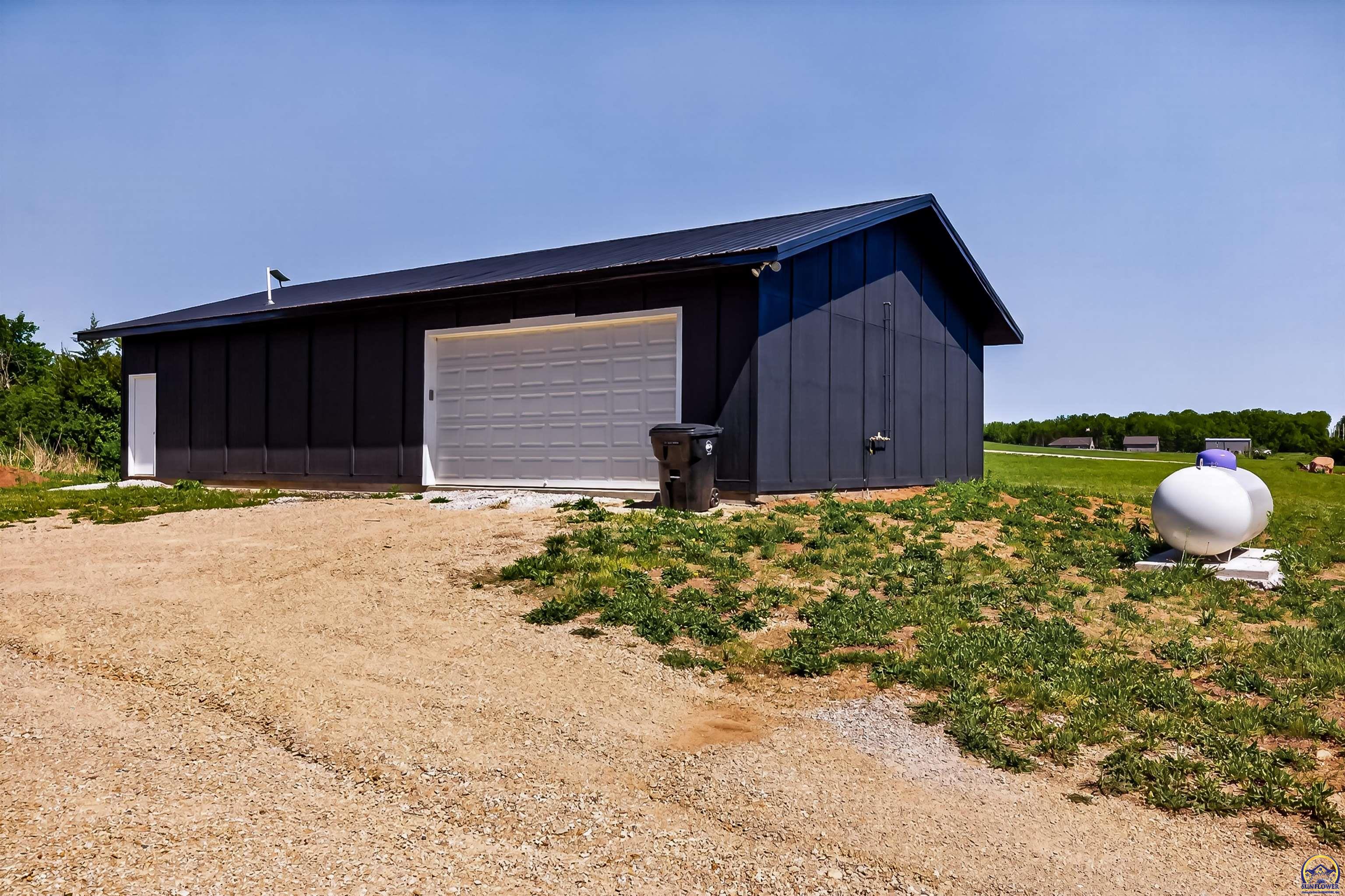 7641 Southeast Croco Road Berryton, KS 66409 - Photo 2 of 24
