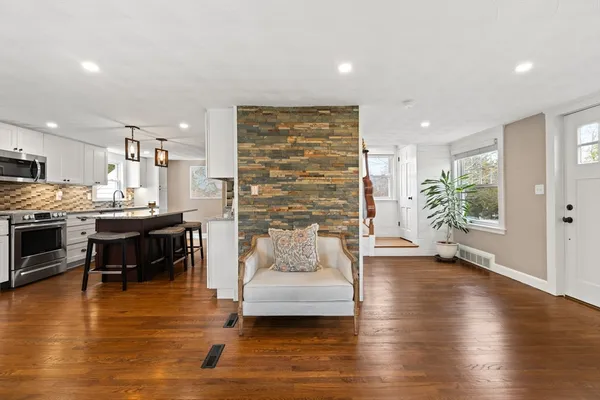 $865,000 | 615 Neponset Street, Norwood, MA 02062