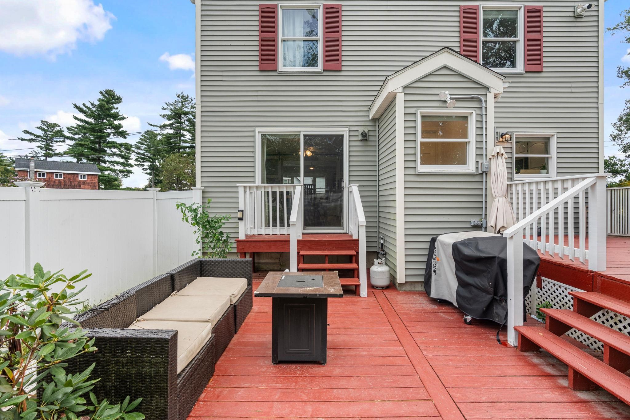 18 Field Avenue Salem, NH 03079 - Photo 2 of 52