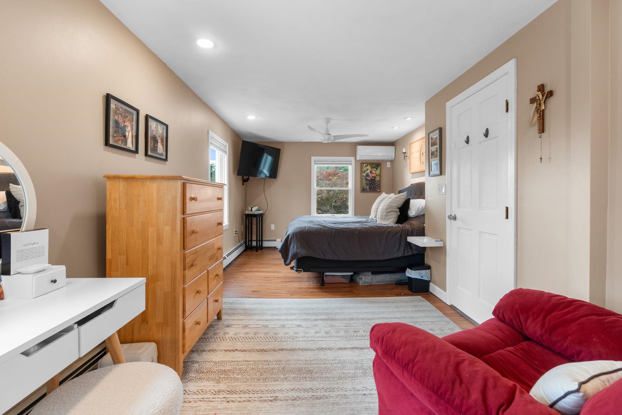 18 Field Avenue Salem, NH 03079 - Photo 10 of 52