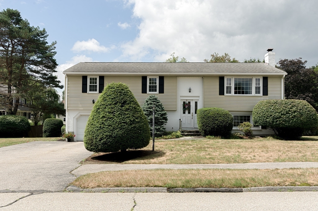 24 Oak Ridge Way Shrewsbury, MA 01545 - Photo 1 of 33 Gallery Image 1