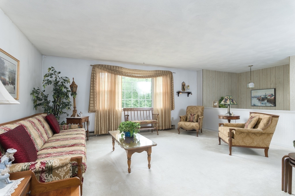 24 Oak Ridge Way Shrewsbury, MA 01545 - Photo 8 of 33 Gallery Image 8