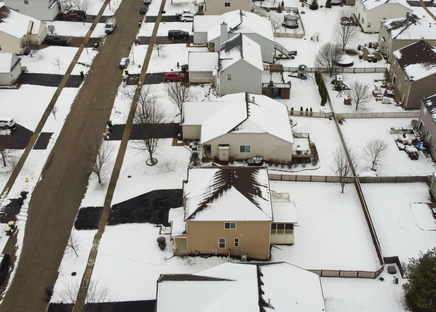 1014 Devon Drive Antioch, IL 60002 - Photo 18 of 51 an aerial view of a house with a yard