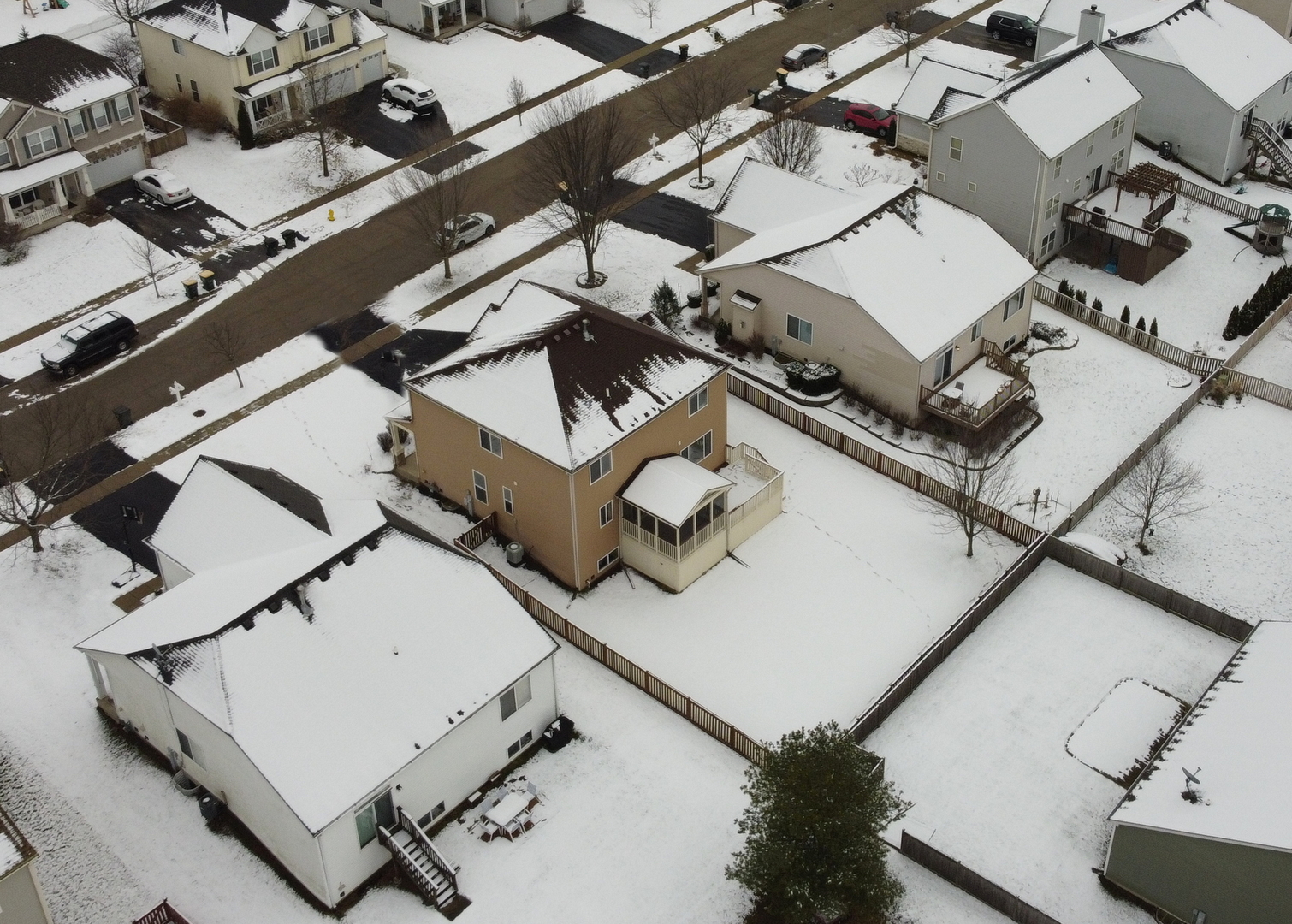 1014 Devon Drive Antioch, IL 60002 - Photo 19 of 51 an aerial view of a house with roof deck