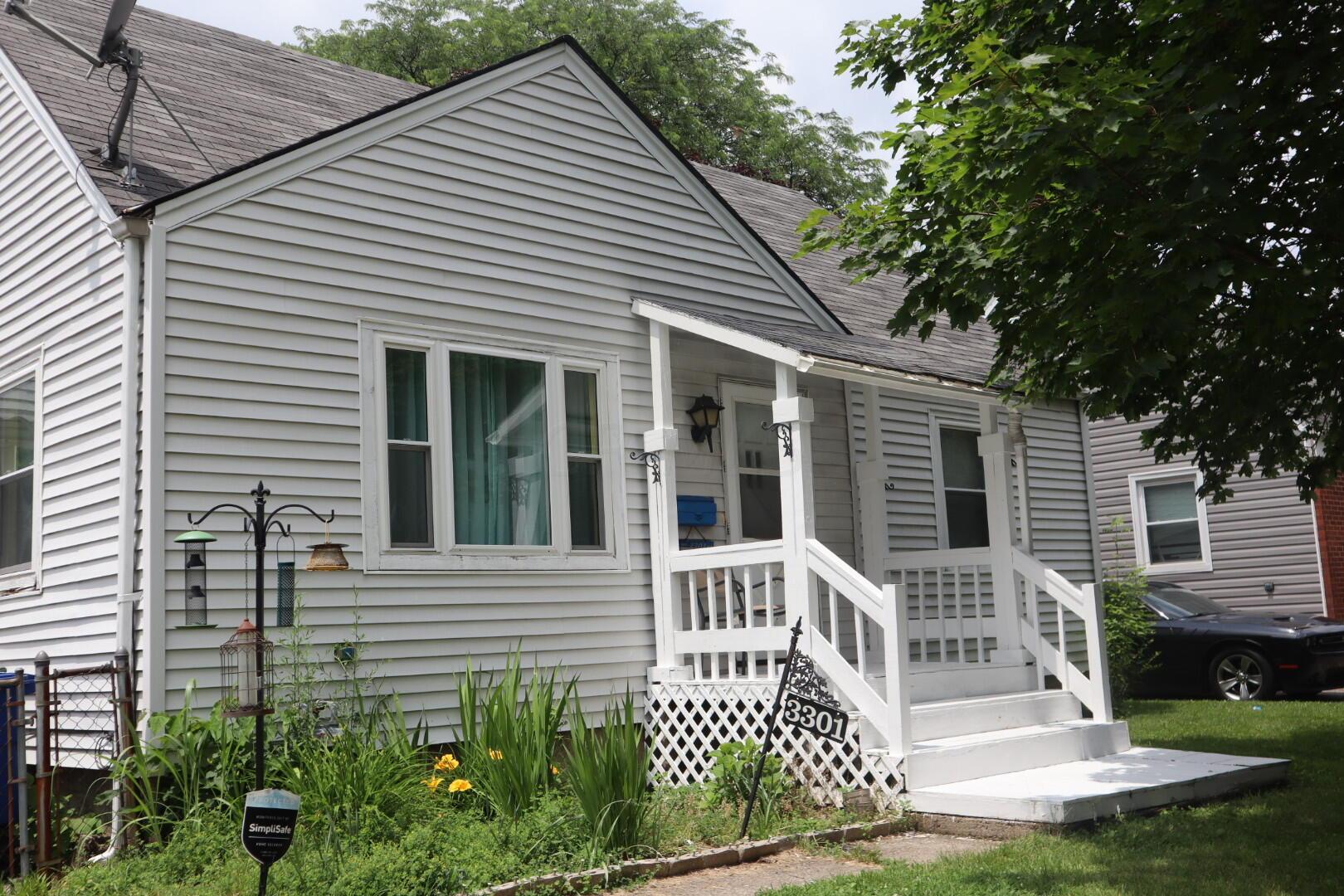 3301 McGuffey Road Columbus, OH 43224 - Photo 1 of 21 IMG-3961