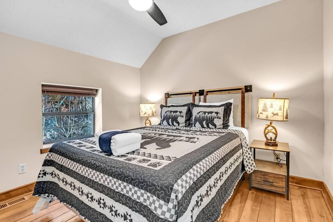 4560 Redwood Road Cosby, TN 37722 - Photo 4 of 16 Gallery Image 4