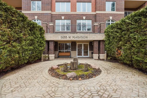 $339,000 | 5055 Madison Street, Unit 402, Skokie, IL 60077