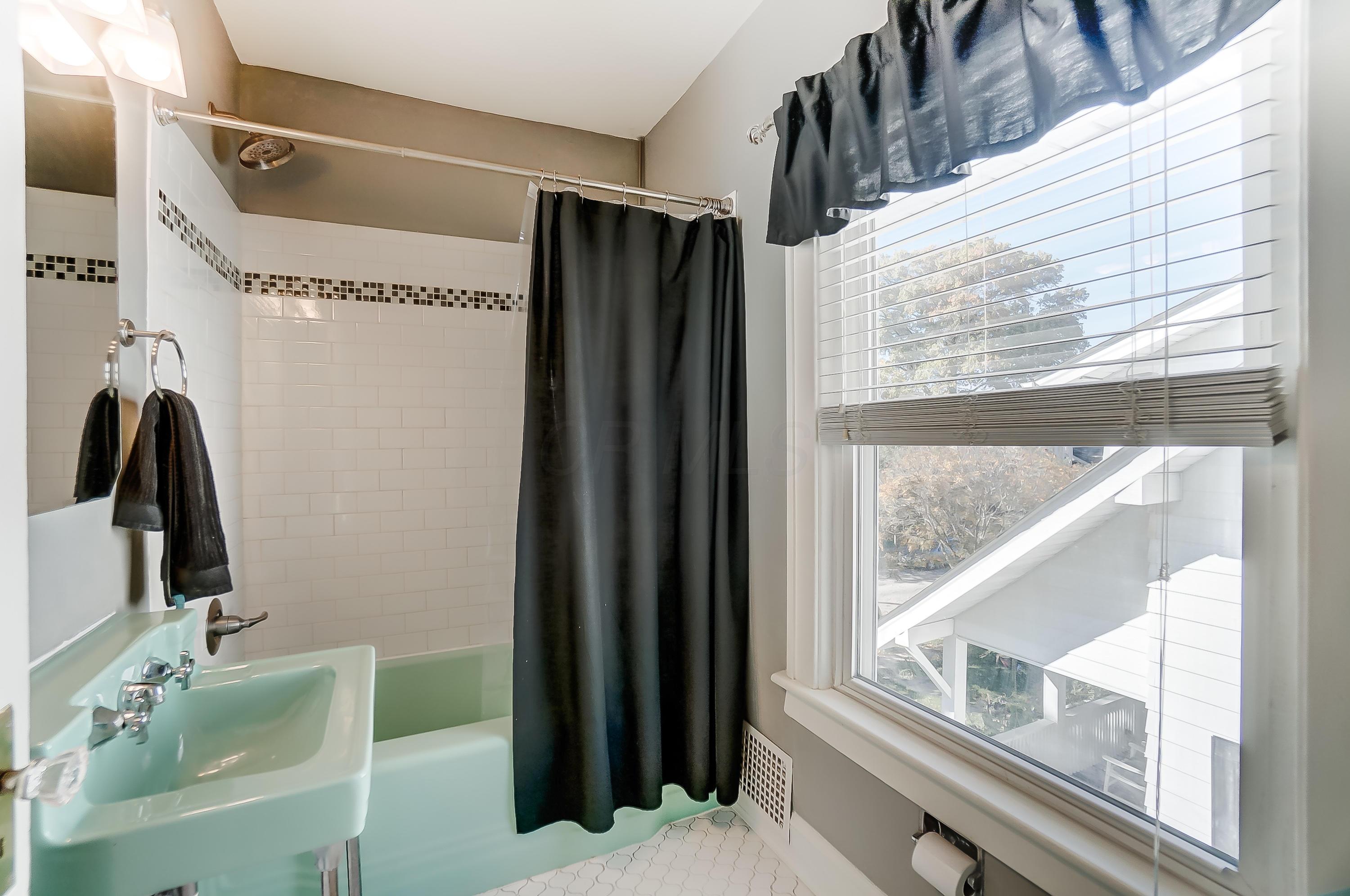 238 Crestview Road Columbus, OH 43202 - Photo 23 of 35