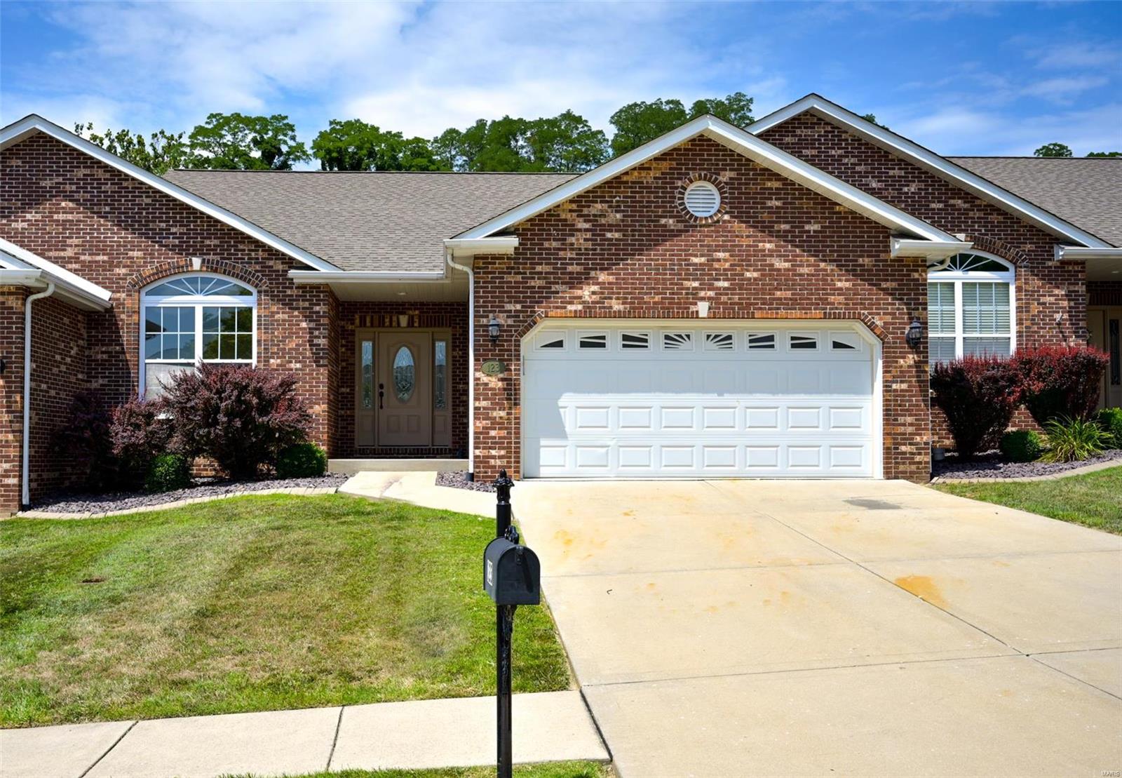 123 Briar Ridge Maryville, IL 62062 - Photo 1 of 37 Gallery Image 1
