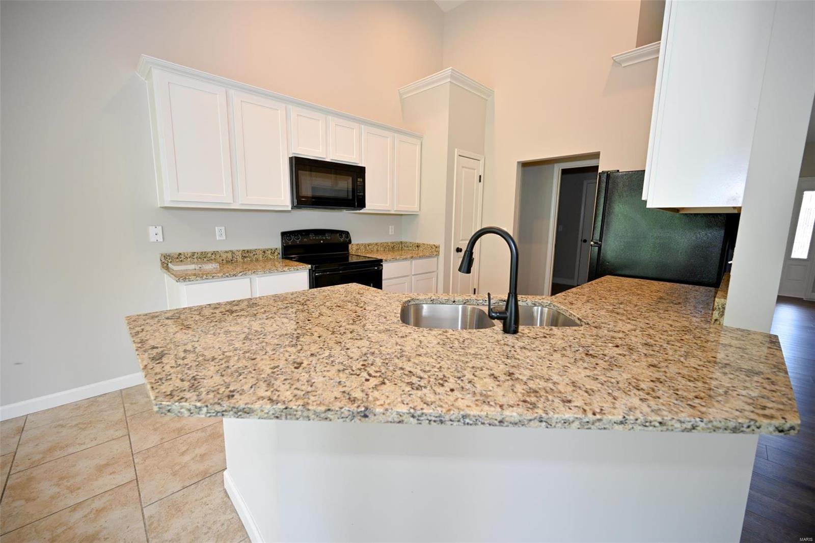 123 Briar Ridge Maryville, IL 62062 - Photo 12 of 37 Gallery Image 12