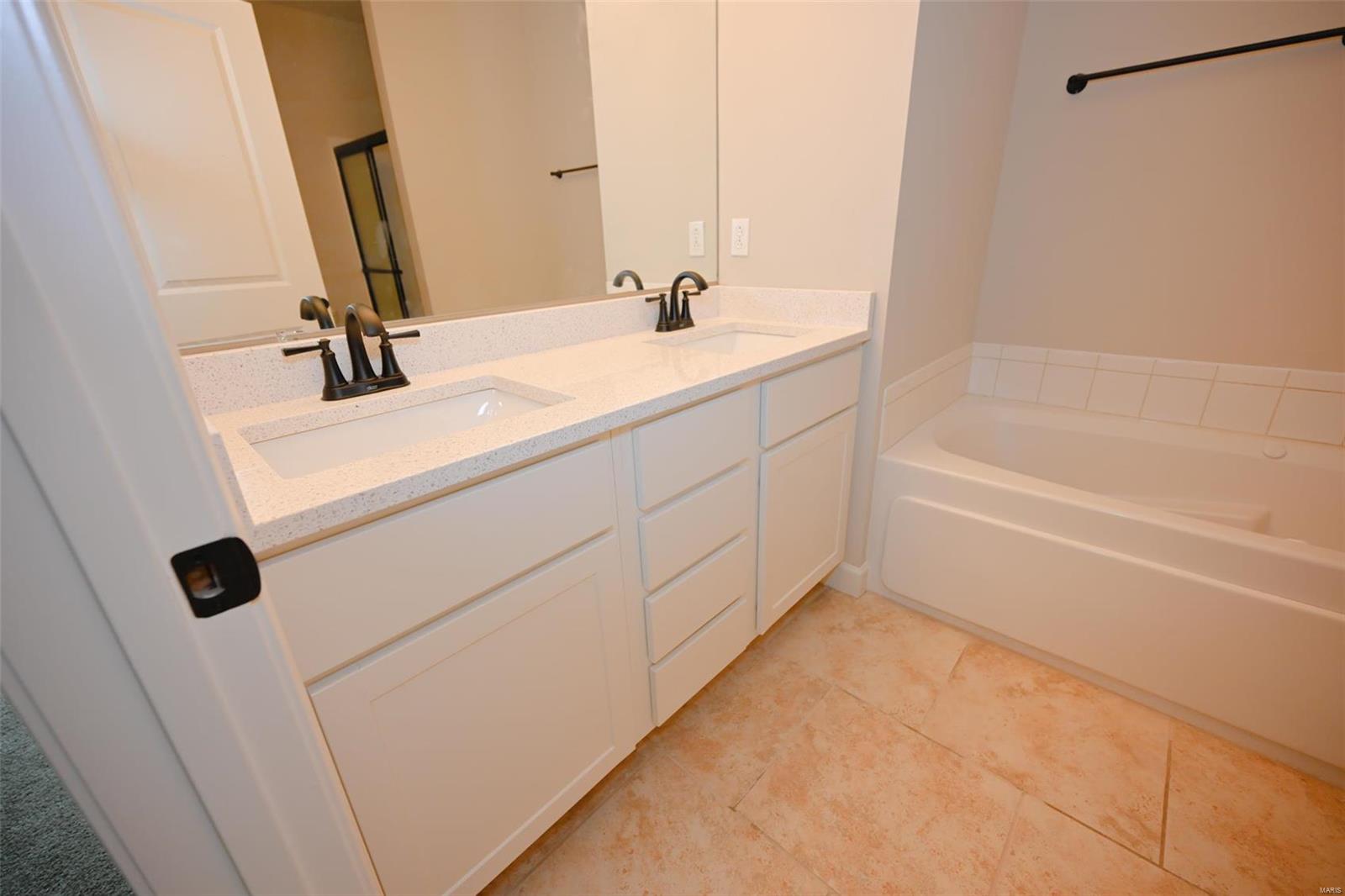 123 Briar Ridge Maryville, IL 62062 - Photo 20 of 37 Gallery Image 20