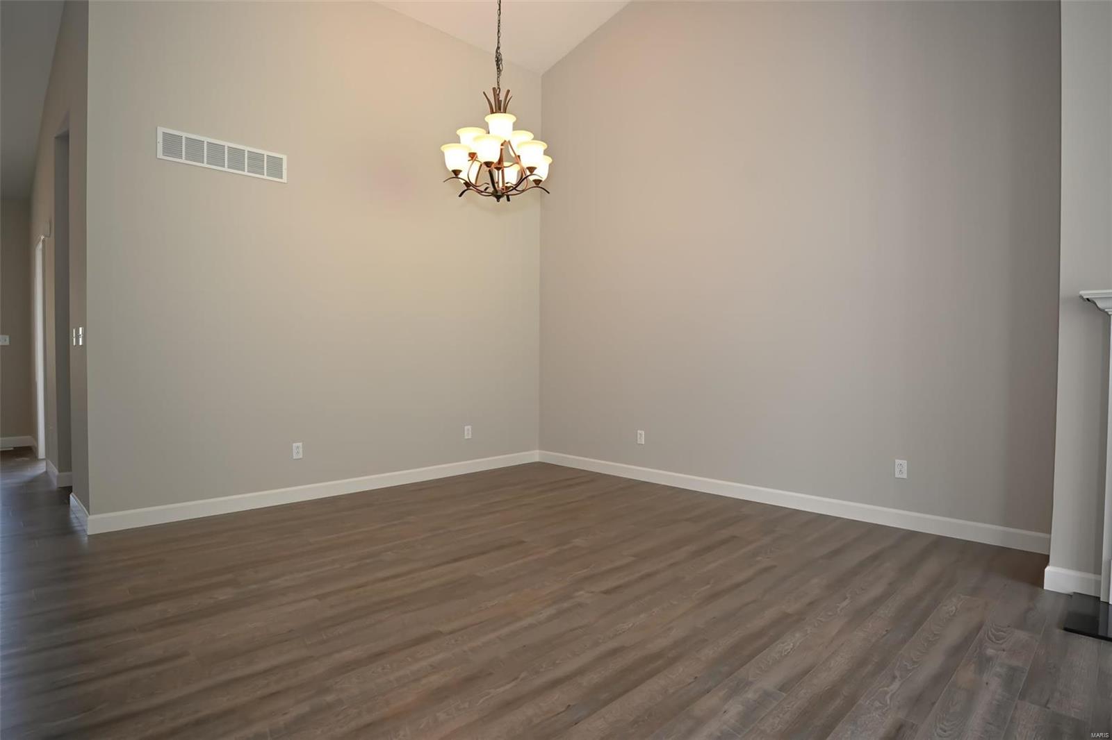 123 Briar Ridge Maryville, IL 62062 - Photo 10 of 37 Gallery Image 10