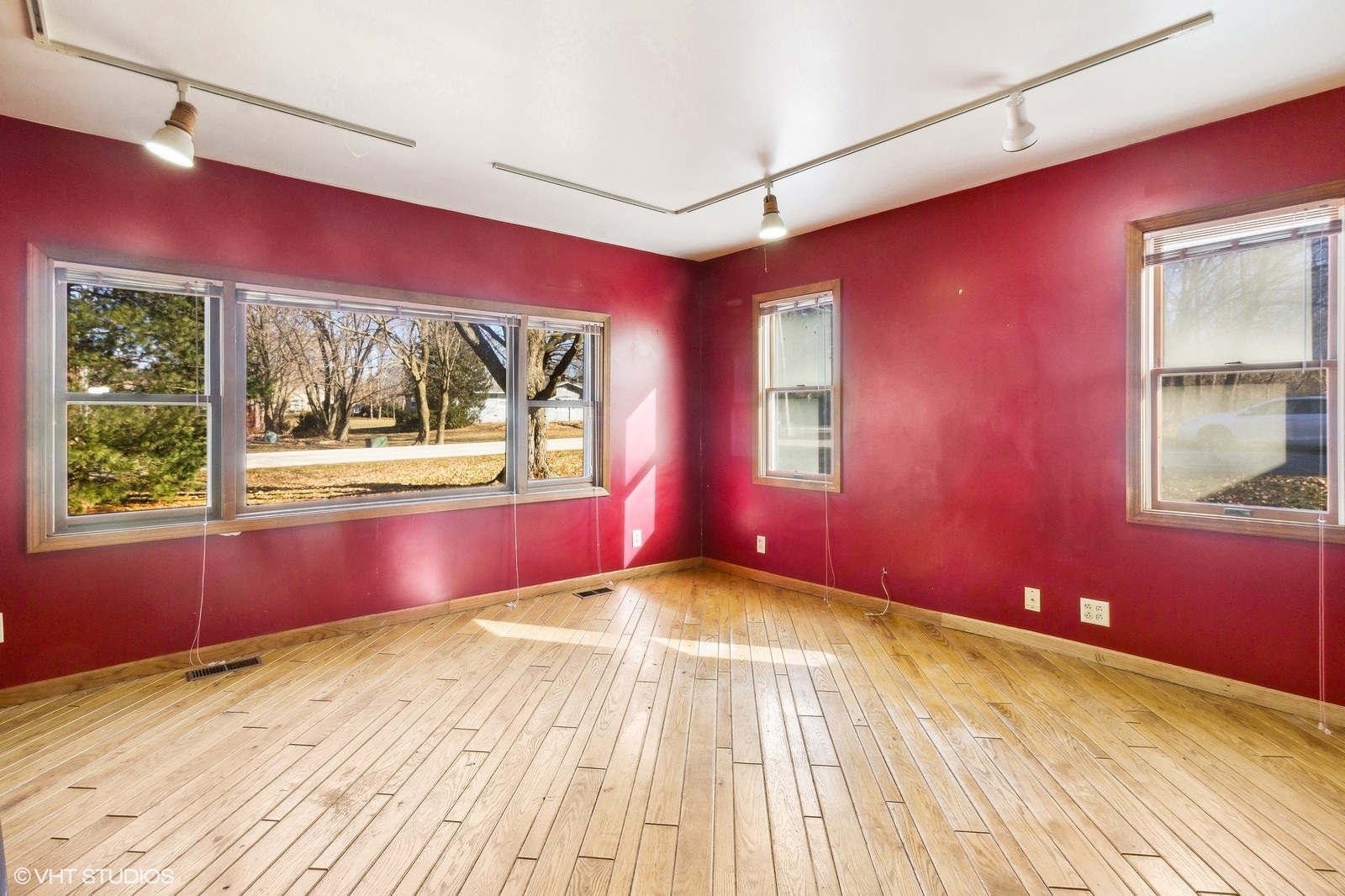 41 West 573 Lenz Road Elgin, IL 60124 - Photo 14 of 21 a view of empty room with window