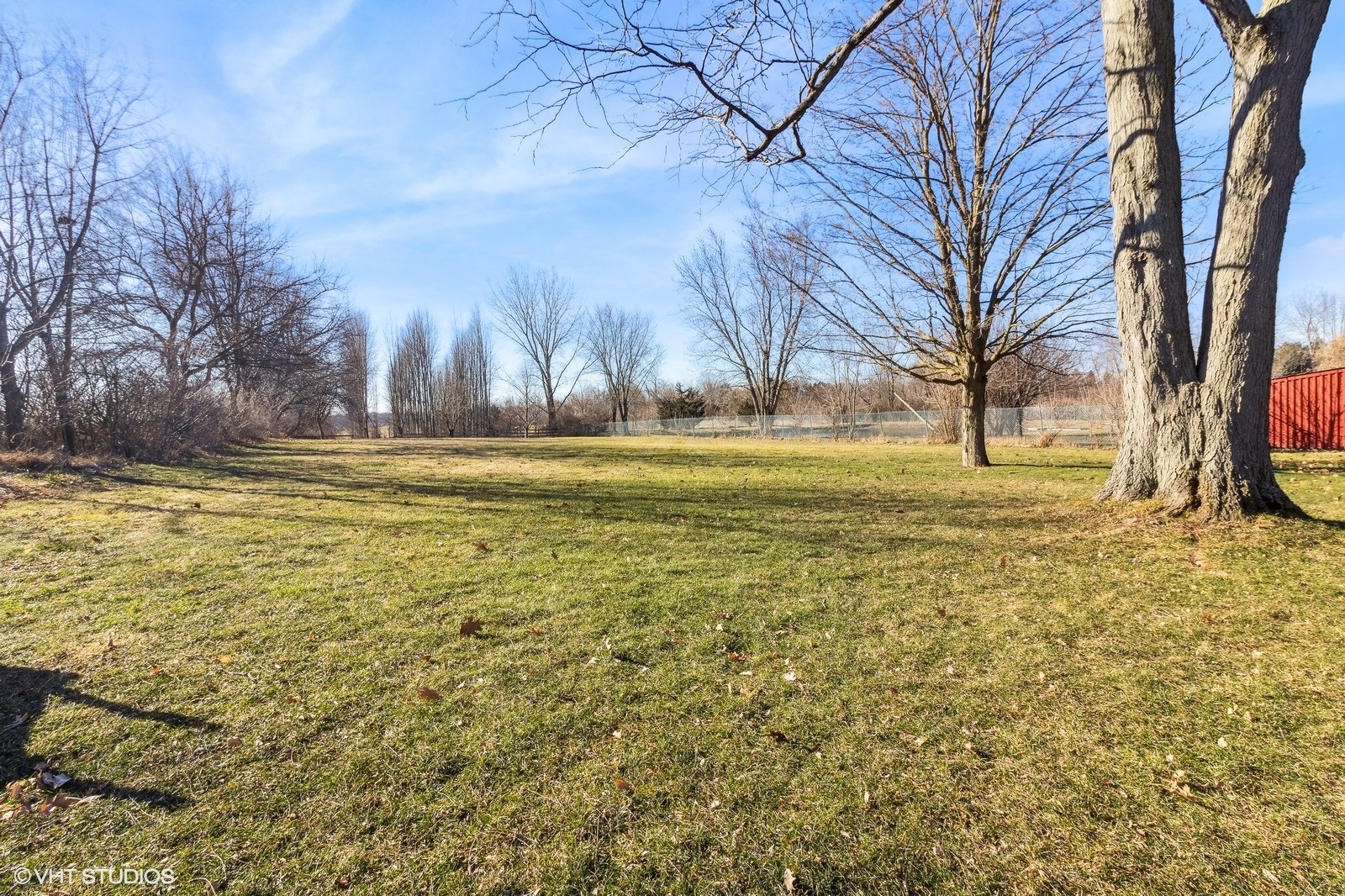 41 West 573 Lenz Road Elgin, IL 60124 - Photo 3 of 21 a view of a yard with a house