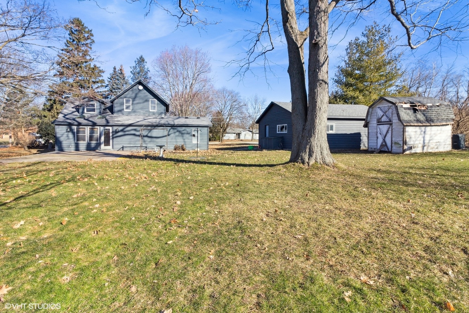 41 West 573 Lenz Road Elgin, IL 60124 - Photo 5 of 21 a view of a house with backyard and tree