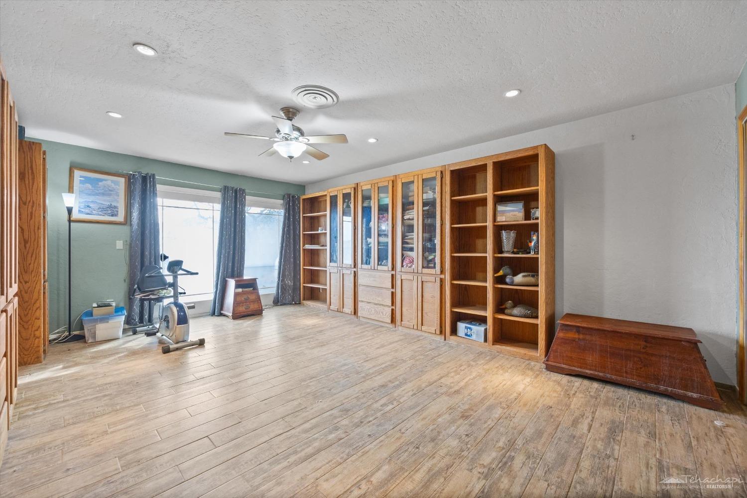 20864 Old Town Road Tehachapi, CA 93561 - Photo 31 of 49 Gallery Image 31