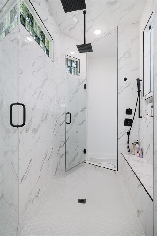 545 County Road Paris, TX 75462 - Photo 12 of 40 a bathroom with a shower