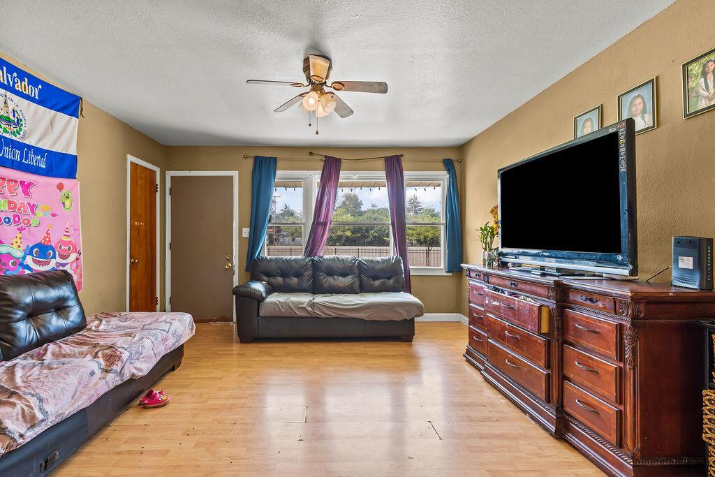 1847 Agler Road Columbus, OH 43224 - Photo 3 of 26 1847AglerRoad_Hommati102